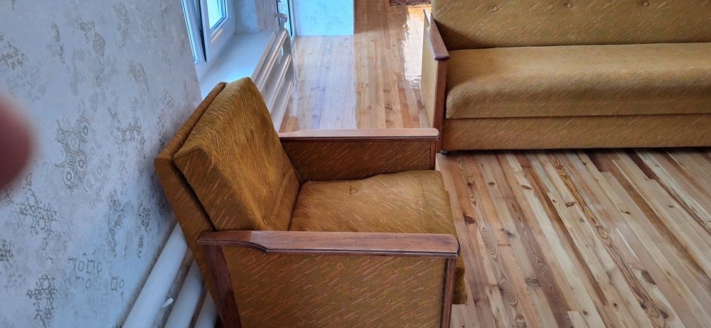 Мяхкий мебел сотилади