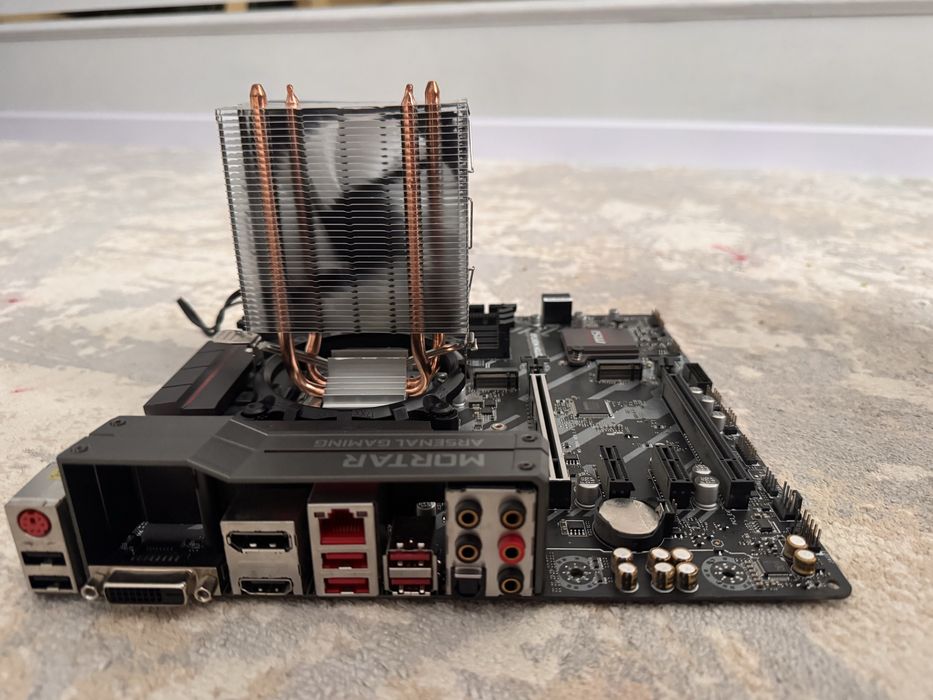 Продам материнскую карту msi