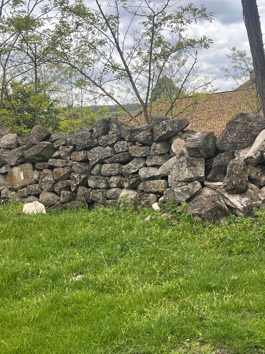 Продавам дялан камък