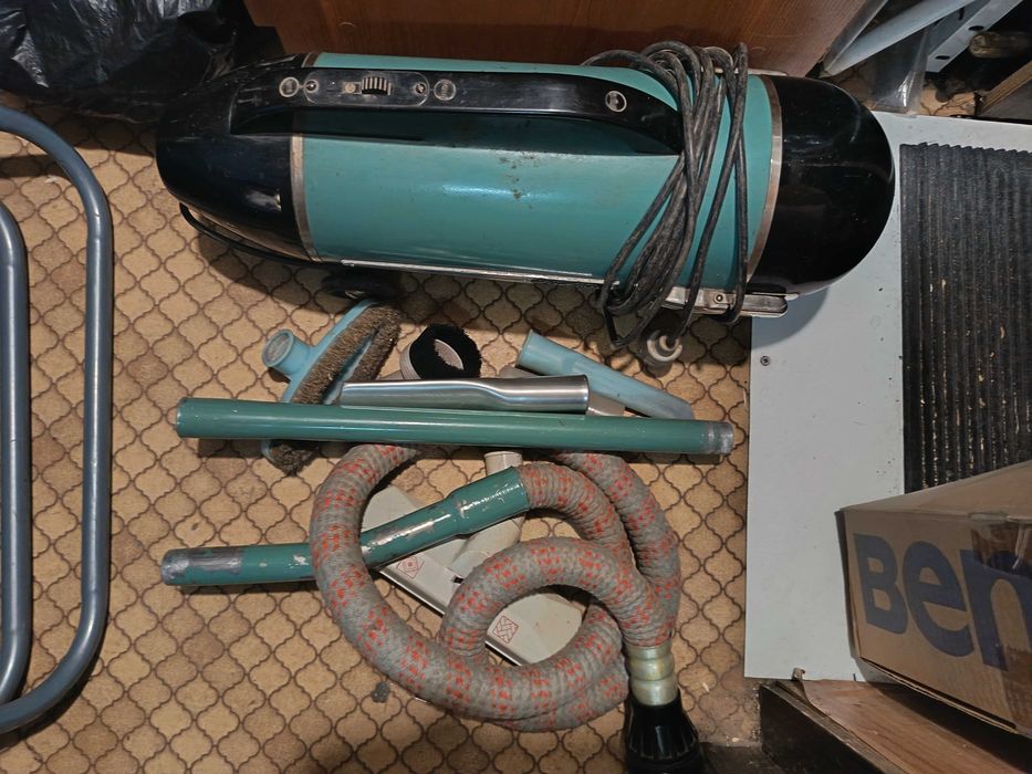 Ретро прахосмукачка Ракета