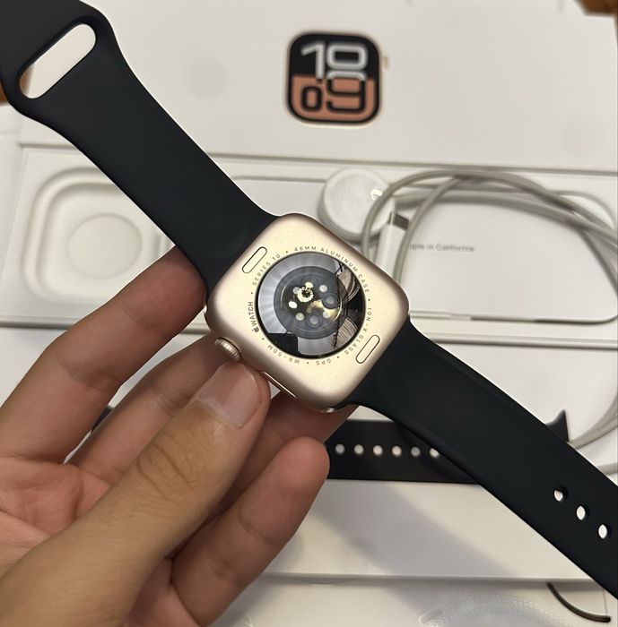 Apple watch 10/46 99% Gold
