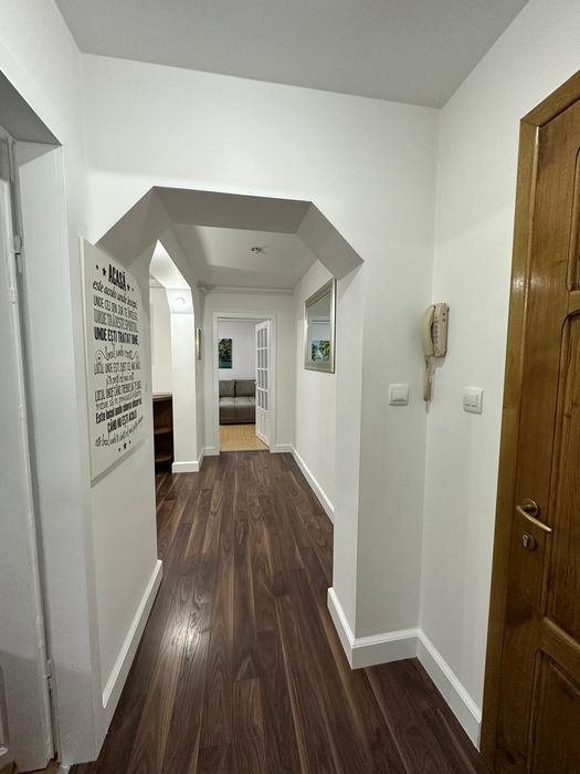 Apartament camere de vanzare