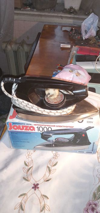 Продам советский утюг  4000 тенге.