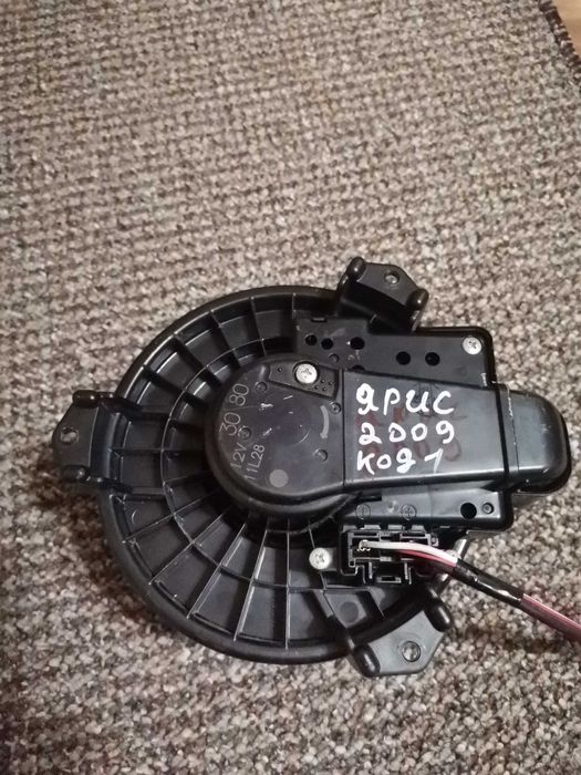 Вентилатор/моторче/турбина парно Toyota Yaris/ Тойота ойота Ярис 2009г