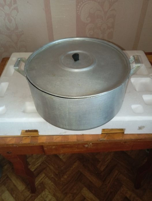 Продам аллюминовую кастрюлю