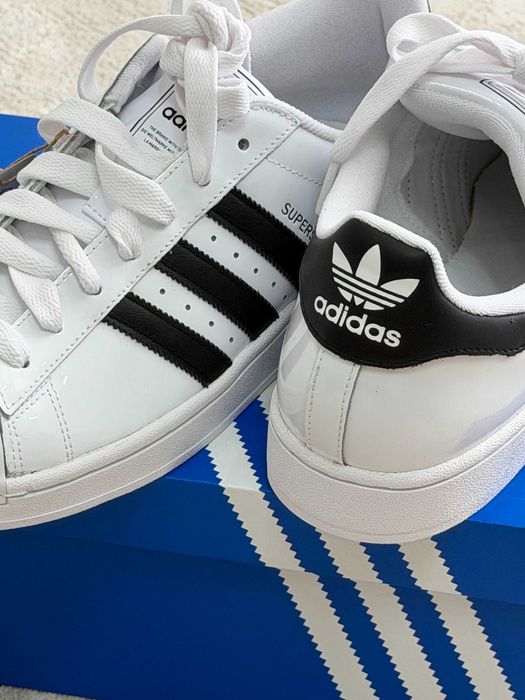 Продам кроссовки Adidas Superstar