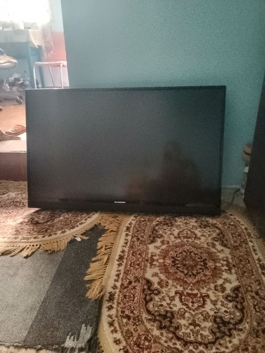Vind televizor Schneider în stare bună .