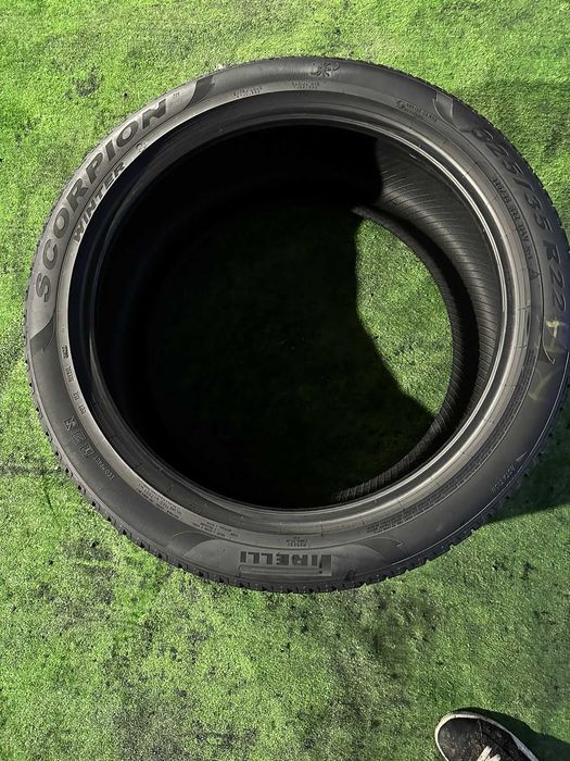 Anvelope iarnă 325/35/22 Pirelli