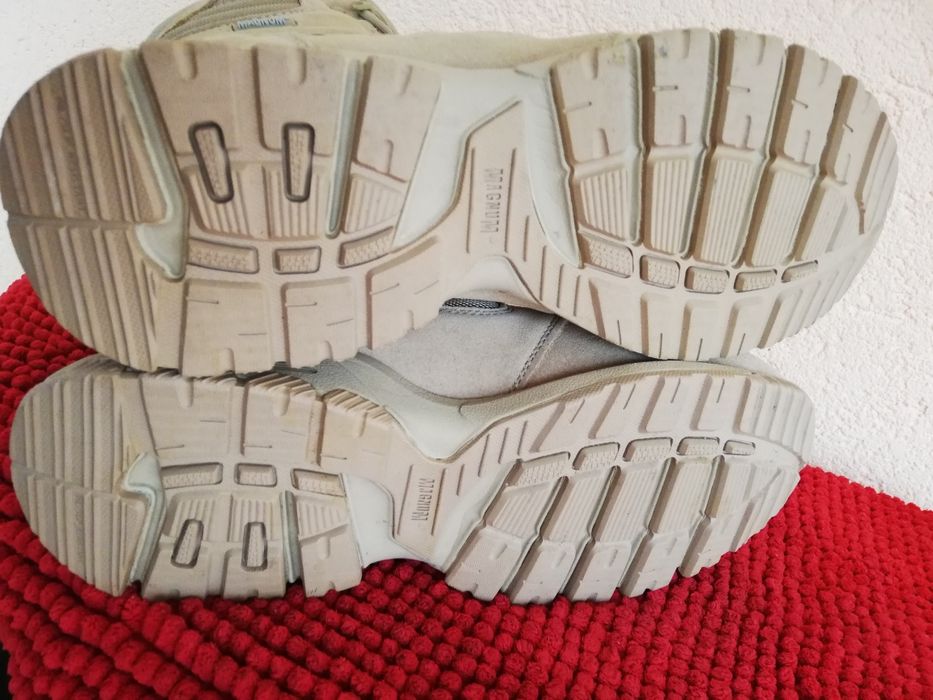 Bocanci noi Magnum nr 42,5 piele naturala bărbati