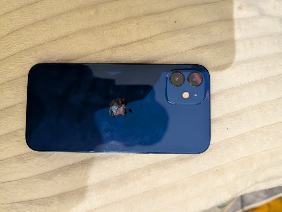 Продавам iPhone 12 втора употреба