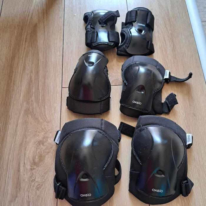 Предпазна каска и протектори (колело, ролери)