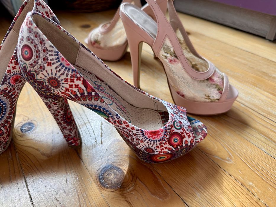 Два чифта обувки