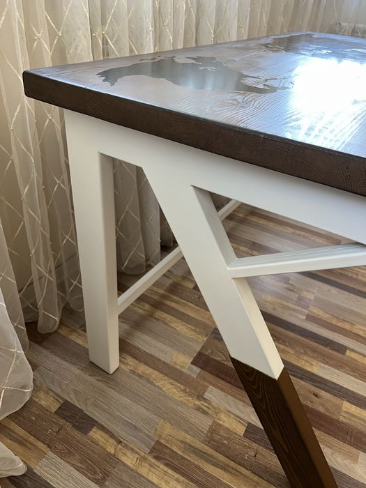 Стол в кабинет или офис