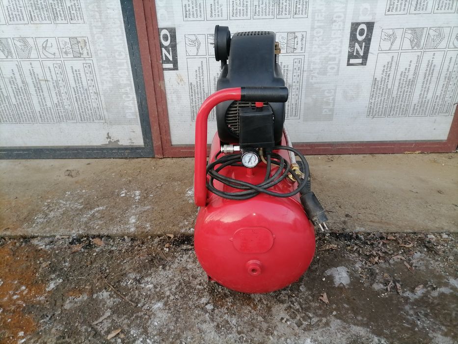 Compresore aer Quartz Clasic de 50L alimentare 220V motor de 1.5kw