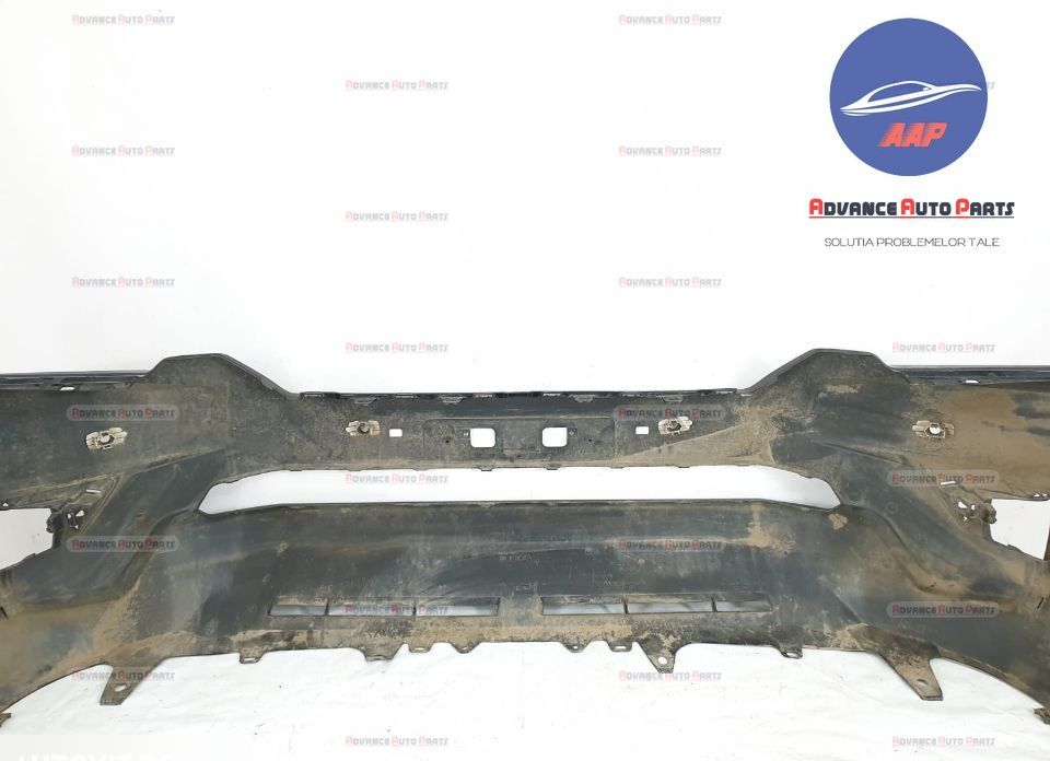 Предна броня оригинална в добро състояние Тойота Ленд Крузър / Toyota