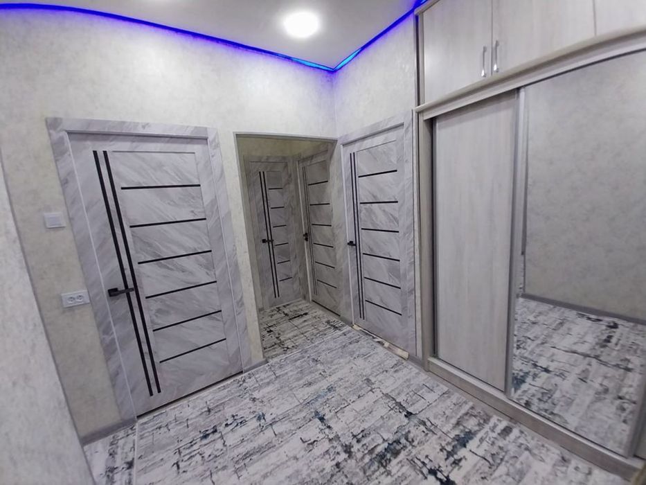 Срочно продается 3 компания квартира в Чирчик