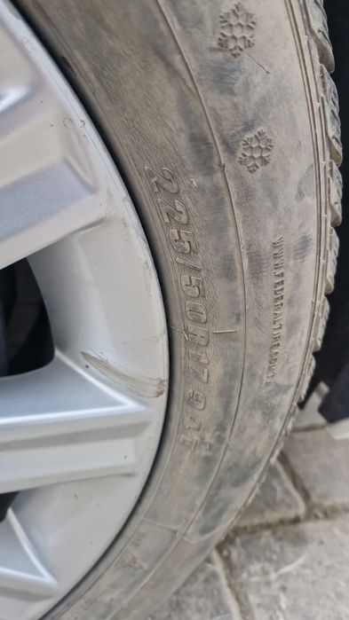 Продам шины зимние 17 р