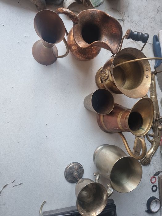 Diverse vase din cupru si alamă