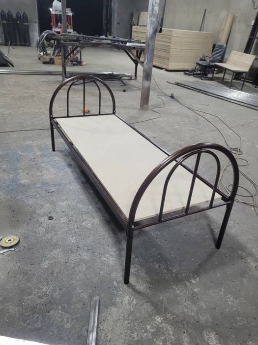 Кровать металический для
