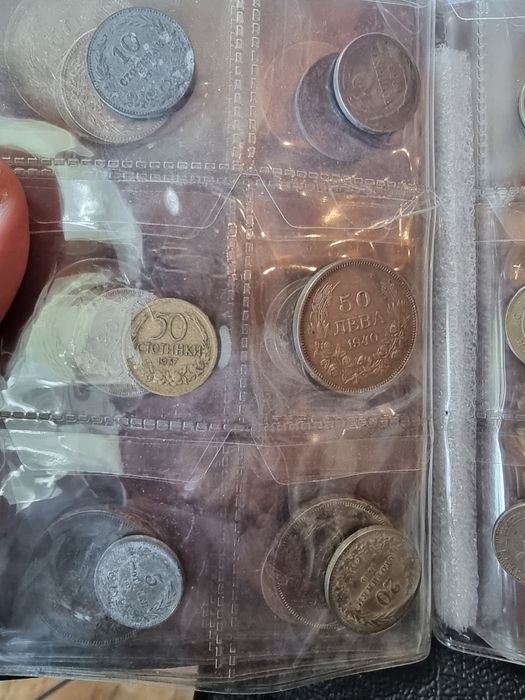 60 монети /25 Български 35 чужди +албум