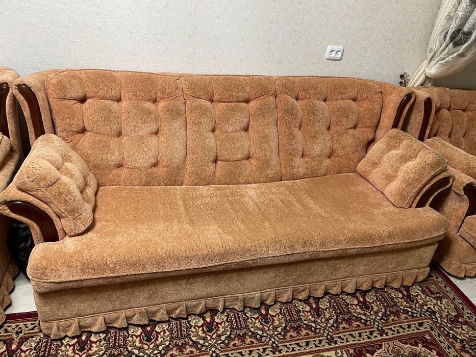 Продается диван для зала