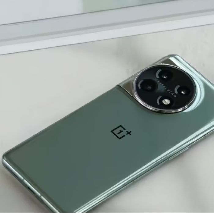 OnePlus 11 в идеальном состоянии.