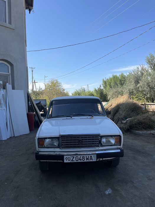 Vaz 2107 sotiladi