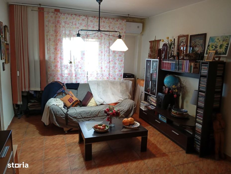 Apartament 4 Camere De Vânzare – Zonă Centrală — fotografia 1