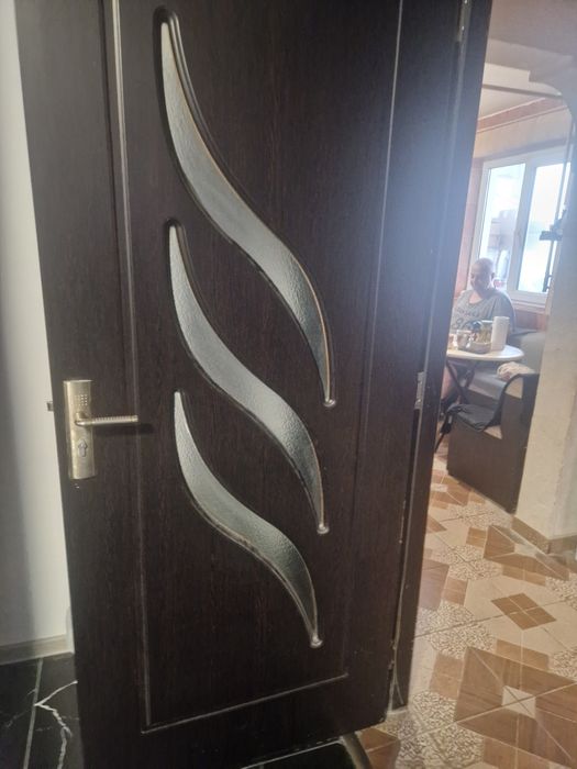 Usi  de interior  in stare f buna  am 3 usi dormitor si 1 baie