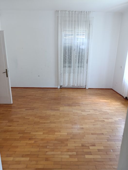 Casă de închiriat Str.Dinu Lipatti