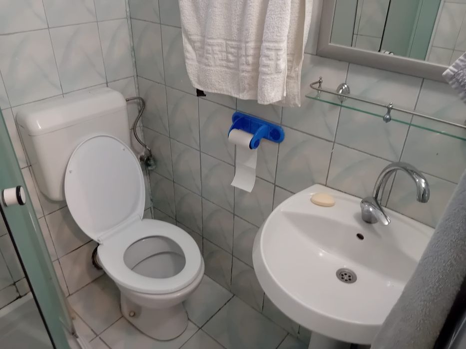 Ap 2 cam , maratei ,canalizare separată,centrala,renovat,luminoasa