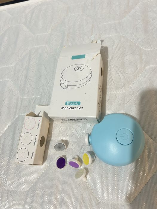 Помпа за кърма  Медела+ електричен комплект за бебета + Кенгуру