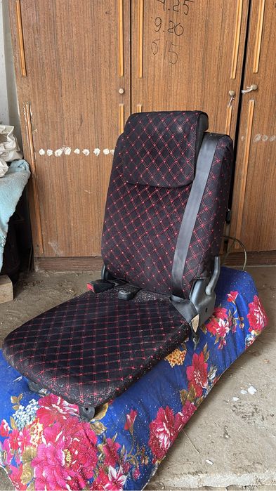 Тайота хайс сиденье ортаңғы