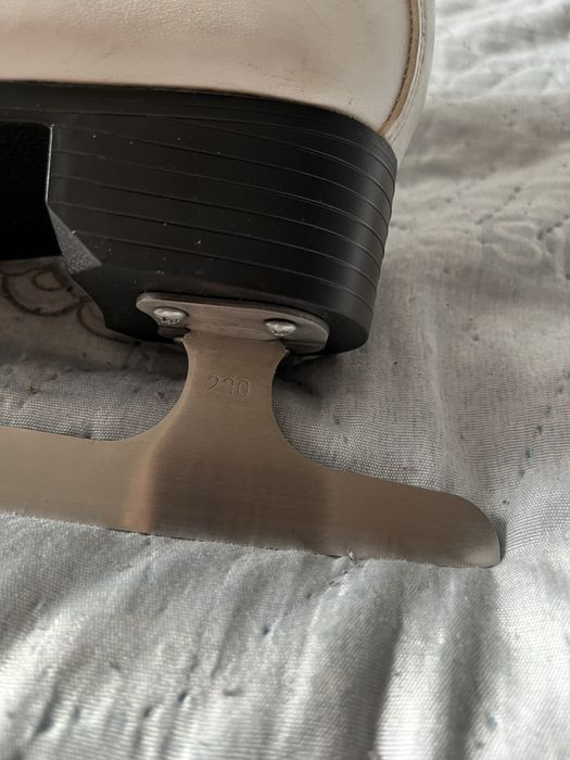 Коньки женские 38 размер