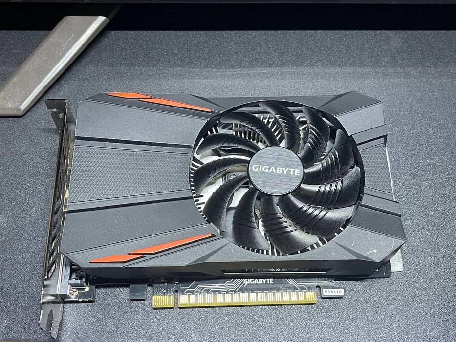 Компьютер с монитором