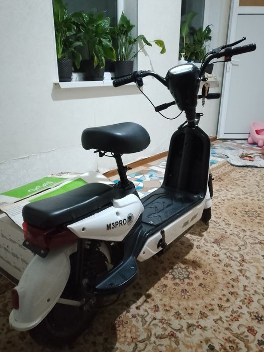 Продам электро скутер срочна продам