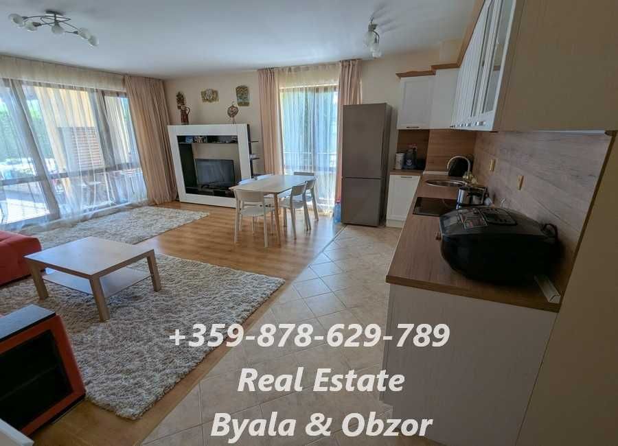 Просторен тристаен апартамент с голям двор-тераса в гр.Обзор