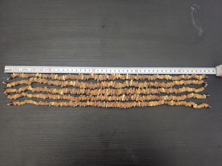 Гердани от естествен необработен кехлибар от Калининград