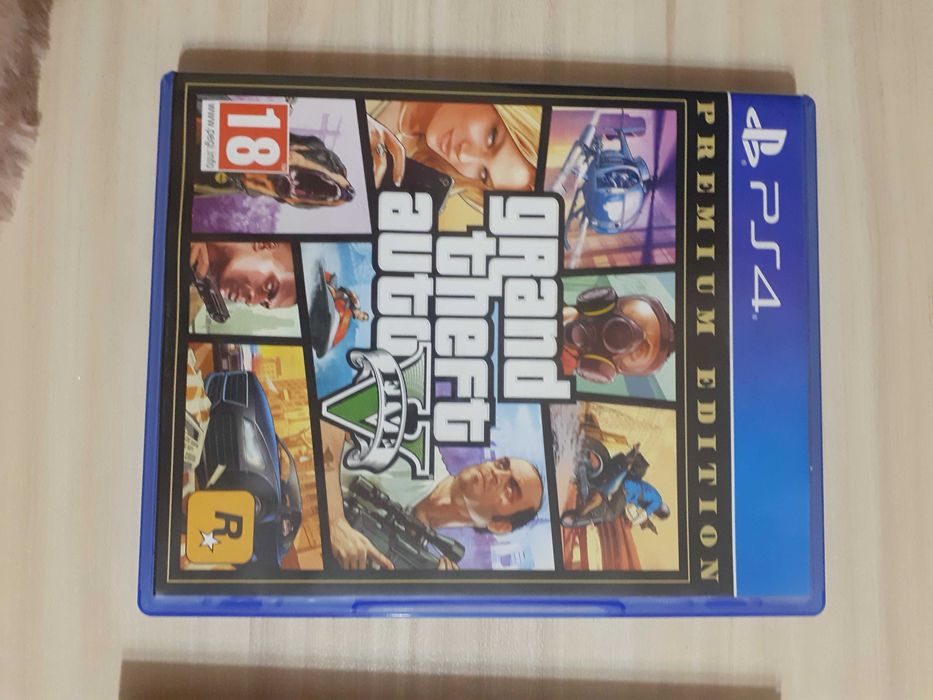 Продавам ps4 slim 500gb