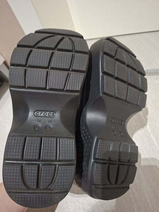 Cross Stomp Clog