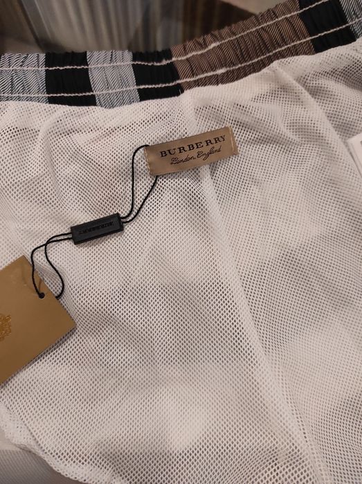 Burberry Shorts (pantaloni scurți Burberry)