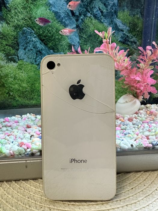 Продам iPhone 4s White 16 ГБ