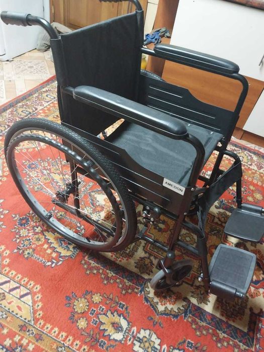 Продам инвалидную коляску