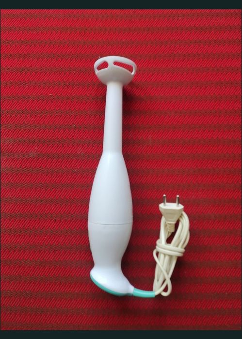 Blender de bucătărie de putere în stare perfectă de funcționare.