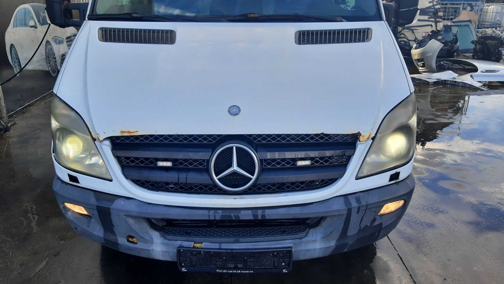 Dezmembrez Mercedes Sprinter w906 3.0 v6 Automat OM642 Far Xenon/Dubla