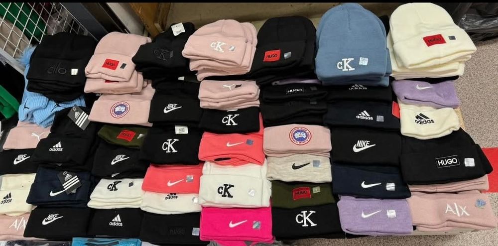 Vand caciula si sosete