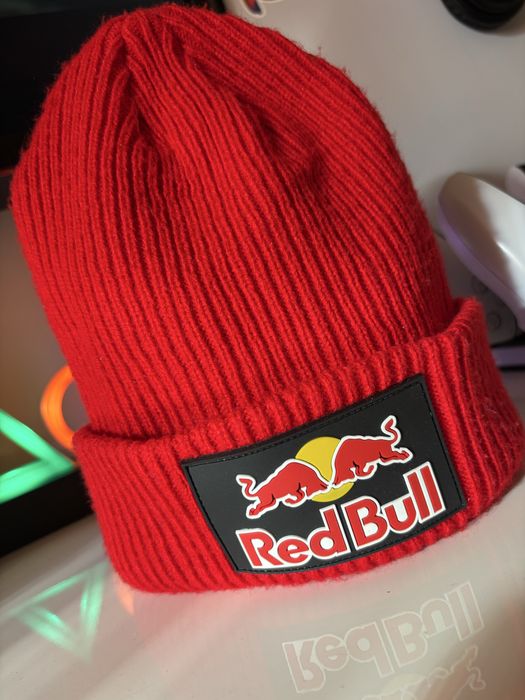 Зимна шапка на Red Bull freeride teams