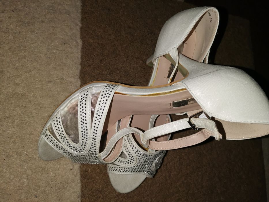 Sandale damă cu toc