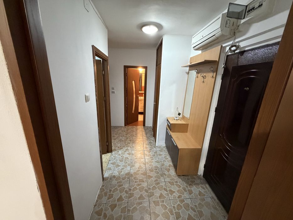 Inchiriez apartament