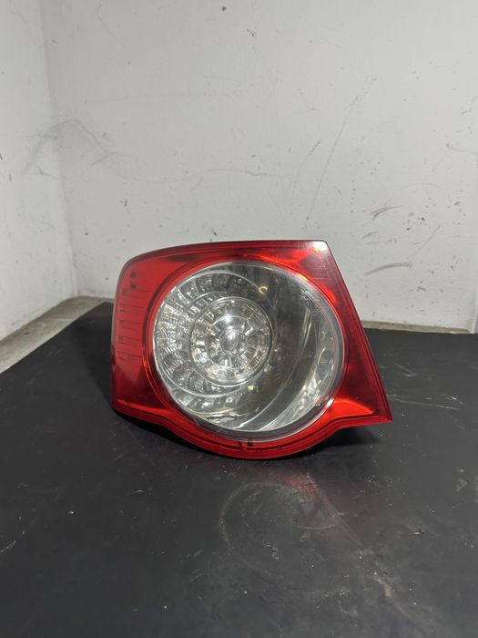 Lampa stop stanga spate Volkswagen Vw jetta 2004-2010 1K5945095M